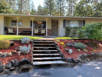 750 Meadow Lark Ln, Grants Pass, OR 97526 - photo 2