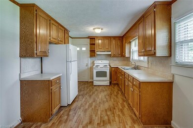 976 Mcdermott St, Asheboro, NC 27205 - photo 7