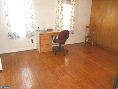 116 Walnut Rd, Wallingford, PA 19086 - photo 2