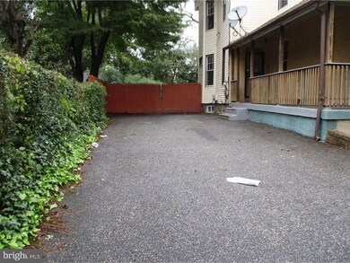 51 E Stratford Ave, Lansdowne, PA 19050 - photo 2