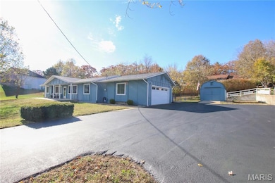 421 Lake Shore Dr, Saint Clair, MO 63077 - photo 2