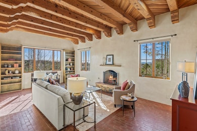 42 E Via Plaza Nueva, Santa Fe, NM 87507 - photo 3