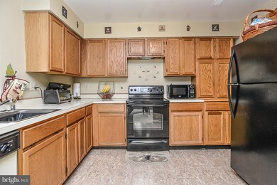 7646 Jordon Hollow Ct, Manassas, VA 20109 - photo 4