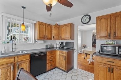 50 Cumberland Cir, Lynn, MA 01904 - photo 4