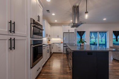 531 W La Strada Cir, Medford, OR 97504 - photo 5