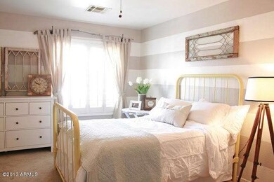 guest bedroom 005