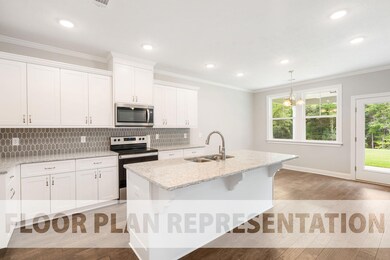 Kitchen & Breakfast Area