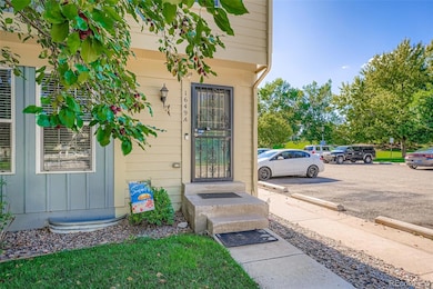 1649 S Ivory Cir unit A, Aurora, CO 80017 - photo 2