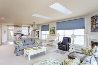 002-photo-living-room-6947168