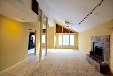 384 Adena Brook Ln, Columbus, OH 43214 - photo 2