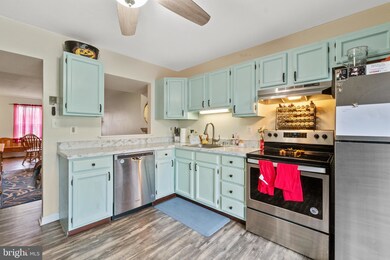 904 Olive Branch Ct, Edgewood, MD 21040 - photo 3