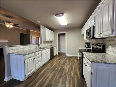 404 Old Forge Dr, Bentonville, AR 72712 - photo 2