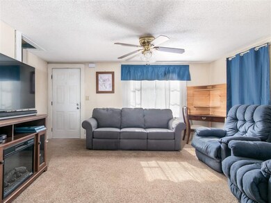 185 1/2 Kinsley St, Nashua, NH 03060 - photo 2