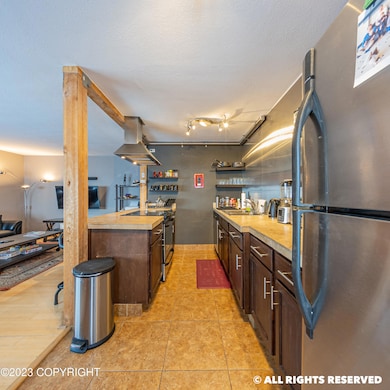 525 W 3rd Ave #1 - All RIghts Reserved -