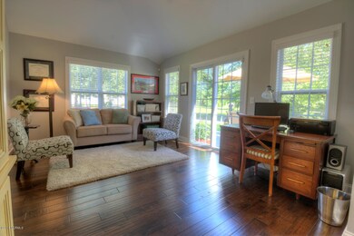 1025 Mill Creek Loop-large-006-25-Sittin