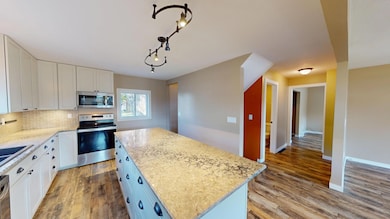 705 Glenview Dr, Albert Lea, MN 56007 - photo 6