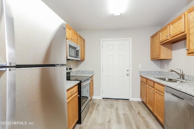 005-photo-kitchen-11395590