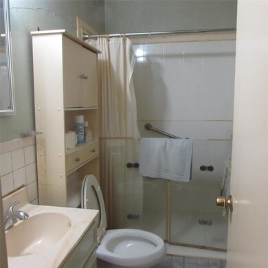 1101 Indian Hills Dr, Grand Prairie, TX 75051 - photo 6