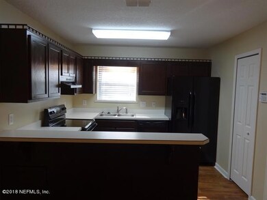 3_FL14467_kitchen