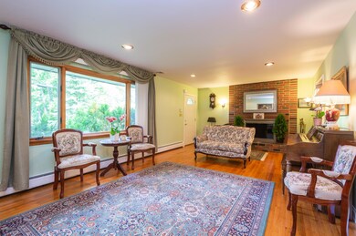 04_18ParkerRoad_10003_LivingRoom_HiRes