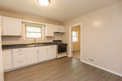 1806 Gibson St, Cedar Falls, IA 50613 - photo 3