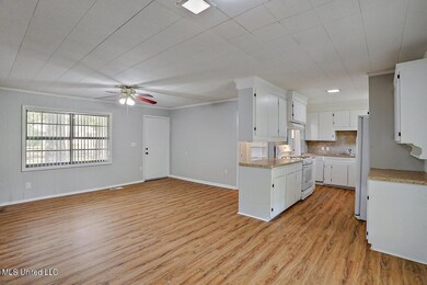 810 E Leake St 14