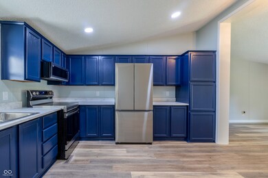 3345 Spring Valley Dr, Columbus, IN 47203 - photo 5