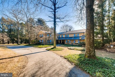 11205 Falls Rd, Lutherville Timonium, MD 21093 - photo 2