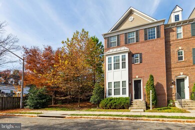 2083 Hunting Creek Ct, Alexandria, VA 22303 - photo 3