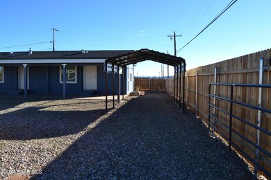 475 W Bermuda Ln, Paulden, AZ 86334 - photo 2