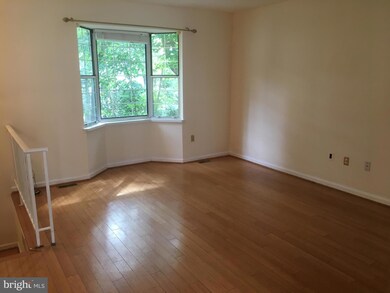 2394 Branleigh Park Ct, Reston, VA 20191 - photo 3