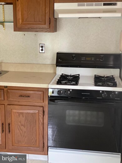 37 E 5th Ave, Runnemede, NJ 08078 - photo 4