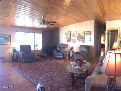 005_Living Room