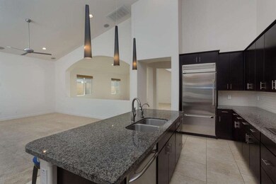 Kitchen:Family Room