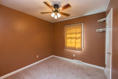 1340 Edgewood Dr, Waterloo, IA 50701 - photo 6