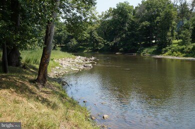 252 Honey Locust Ln, Great Cacapon, WV 25422 - photo 3