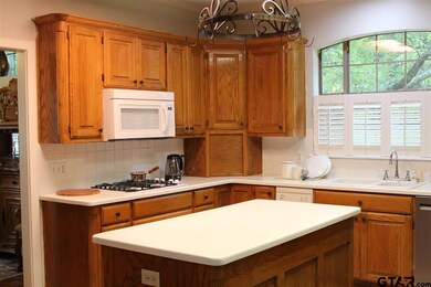 1103 Ashwood Dr, Tyler, TX 75703 - photo 3