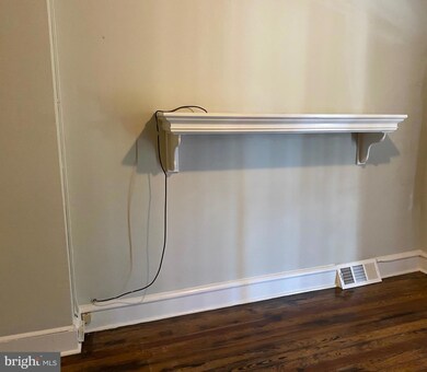 1622 Forrest St, Reading, PA 19602 - photo 3