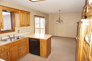 Kitchen_Dining