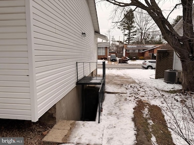 8333 Scotts Level Rd, Pikesville, MD 21208 - photo 6