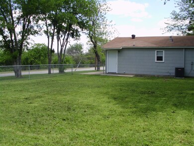 421 Lockwood St, Fort Worth, TX 76108 - photo 4