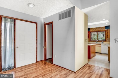 5761 Oakland Rd, Sykesville, MD 21784 - photo 6