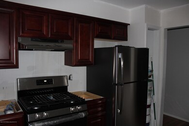 1346 Victory Blvd, Staten Island, NY 10301 - photo 3