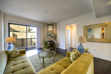 003_Living Room
