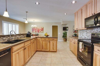 WONDERFUL OPEN KITCHEN