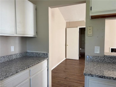 2134 Advent Ct, Virginia Beach, VA 23454 - photo 4