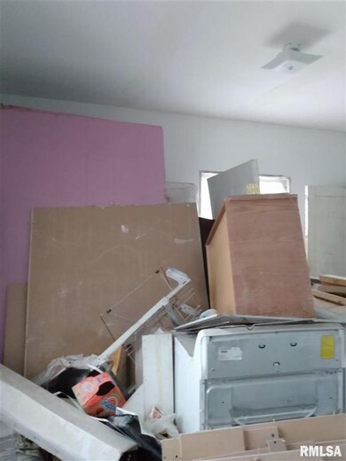 1811 12th St, Rock Island, IL 61201 - photo 5