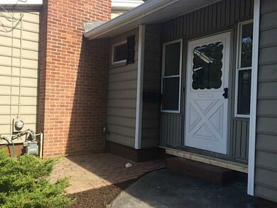 42 Fairfax Dr, Warwick, RI 02888 - photo 4