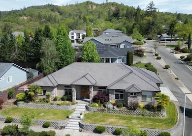 100 NW Fall Run Dr, Grants Pass, OR 97526 - photo 4