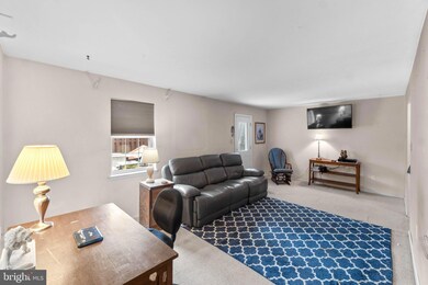 9615 Lindenbrook St, Fairfax, VA 22031 - photo 7